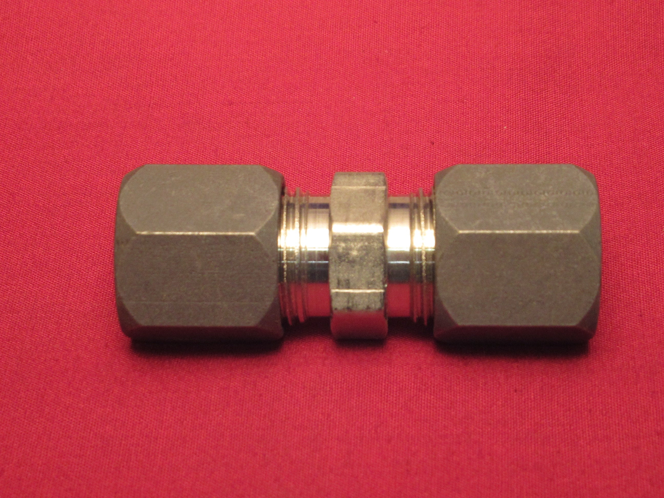 STAINLESS STEEL ADAPTERS – Fluid line solutions